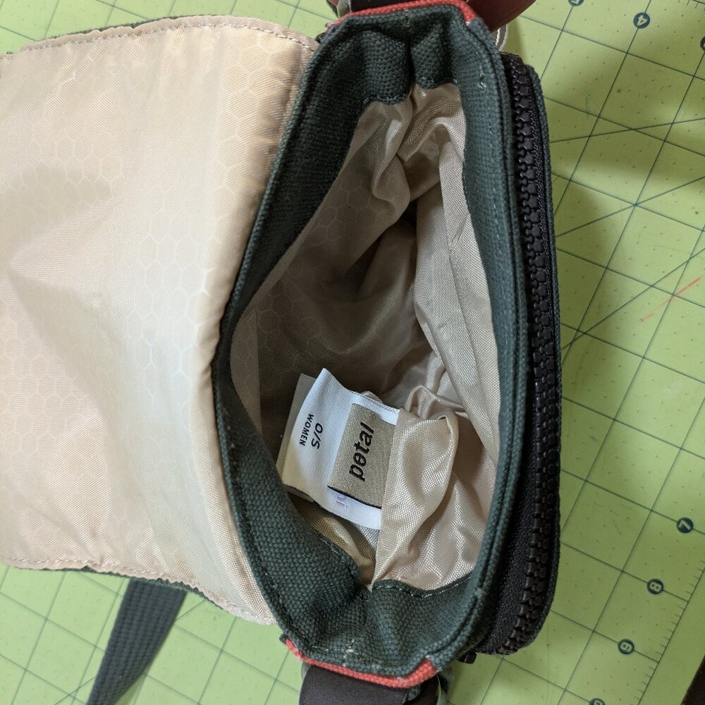 Sherpani Petal purse - Picture 3 of 5